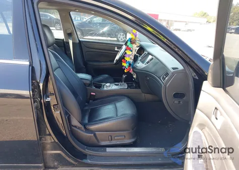 2013 Hyundai Genesis 3.8 from USA, damaged, VIN KMHGC4DD1DU238153